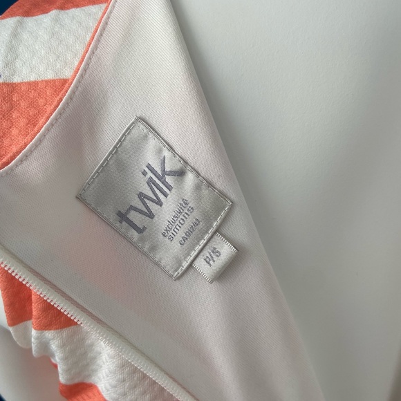 Above-knee Summer Dress with Pockets - Picture 8 of 10